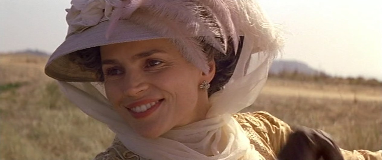 — Он что, русский?
— Да.
— О-о, это многое объясняет.