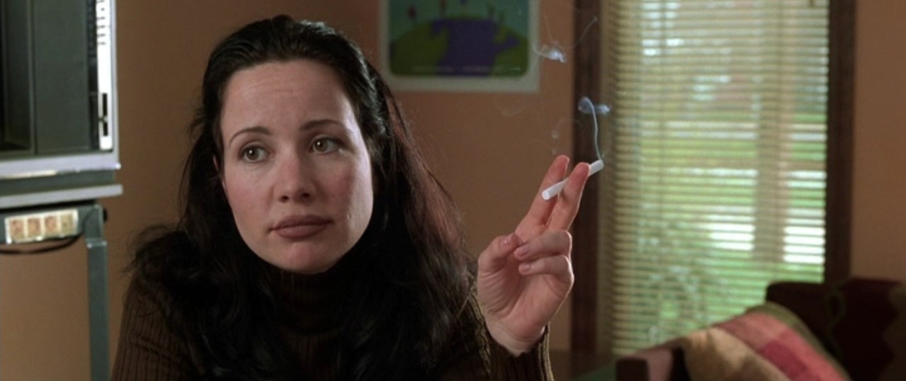 — Тебе нужно устраивать жизнь. Нужен мужик, хоть на десять минут.
— Судя по моему опыту, средняя мужская особь не бывает мужчиной даже десять минут за всю жизнь.
— Ты видно надумала сменить ориентацию?
— Не пойдет. Бабы — истерички.