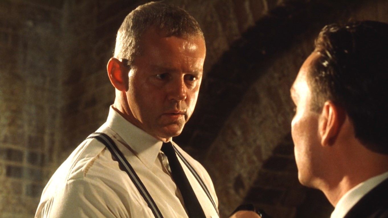 Своей смертью он расплатился за все свои прегрешения. Прояви теперь к нему уважение.