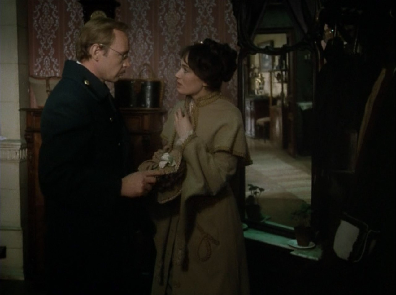 Не приписывайте моего выбора своим достоинствам. Я пока ещё их не вижу. Я только ещё хочу полюбить Вас. Поймите, я стою на распутье, поддержи́те меня.