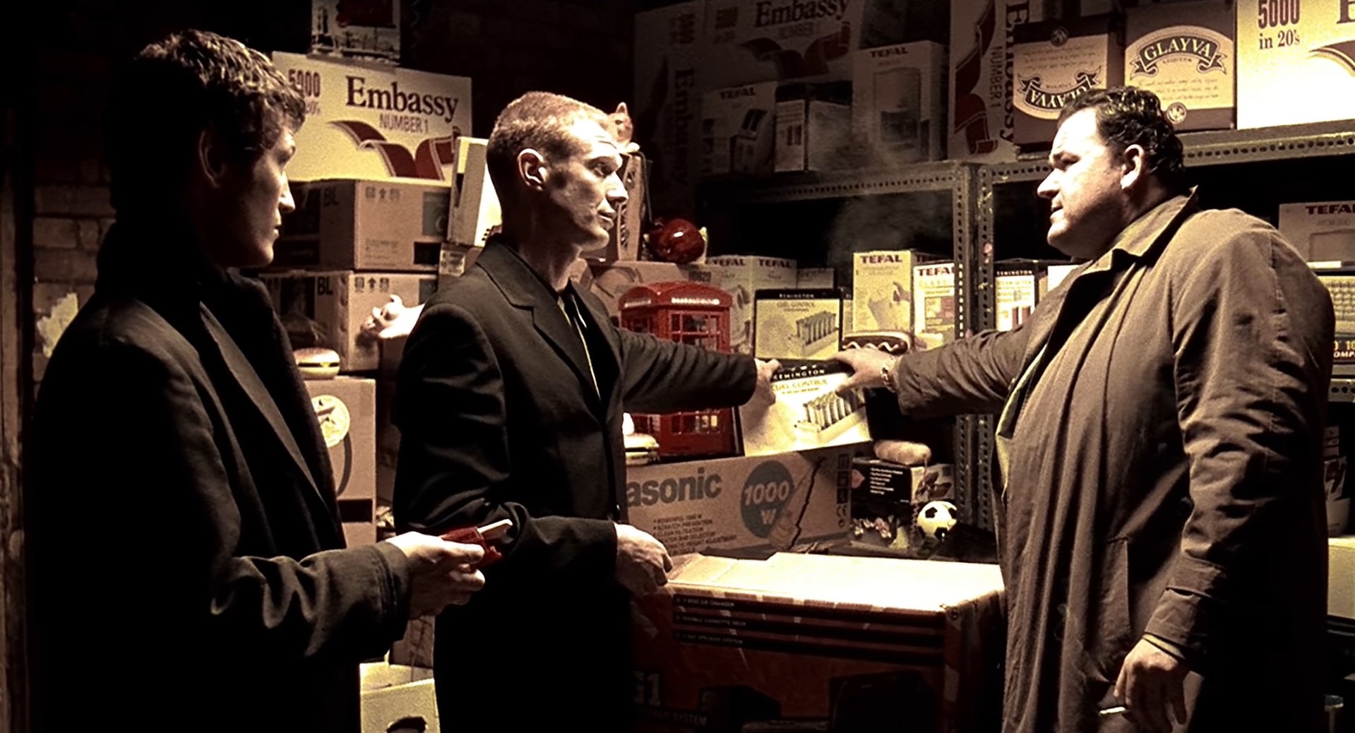 Ник «Грек» «Толстый» Том — Без колонок, без усилка, и без защиты от дурака, которого ты здесь валяешь.
— А что ещё есть в нагрузку?
— Позолоченный Роллс-Ройс, если, конечно, заплатишь.