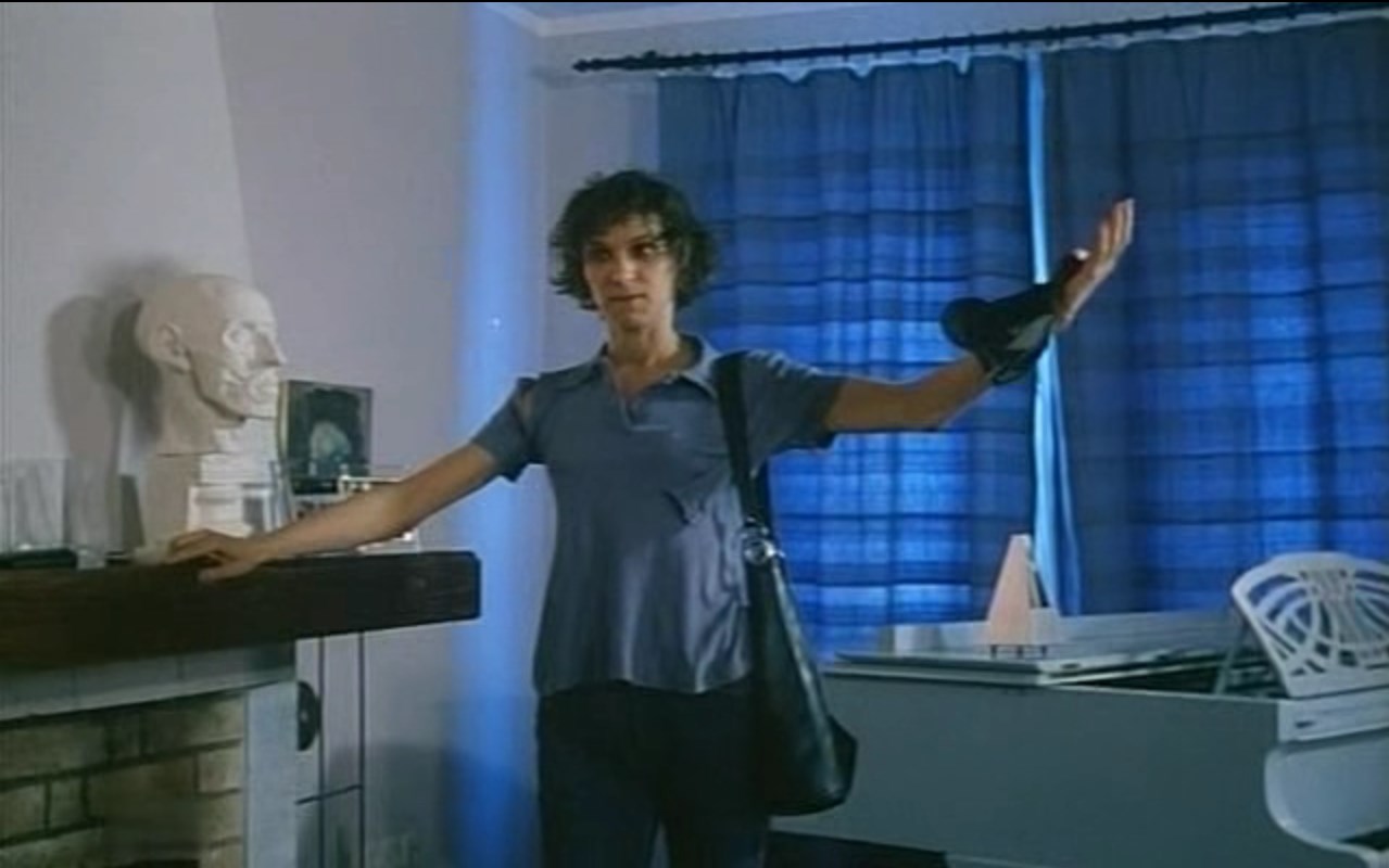 — Хэппи бёздэй ту ю.
— Странный выбор песни.