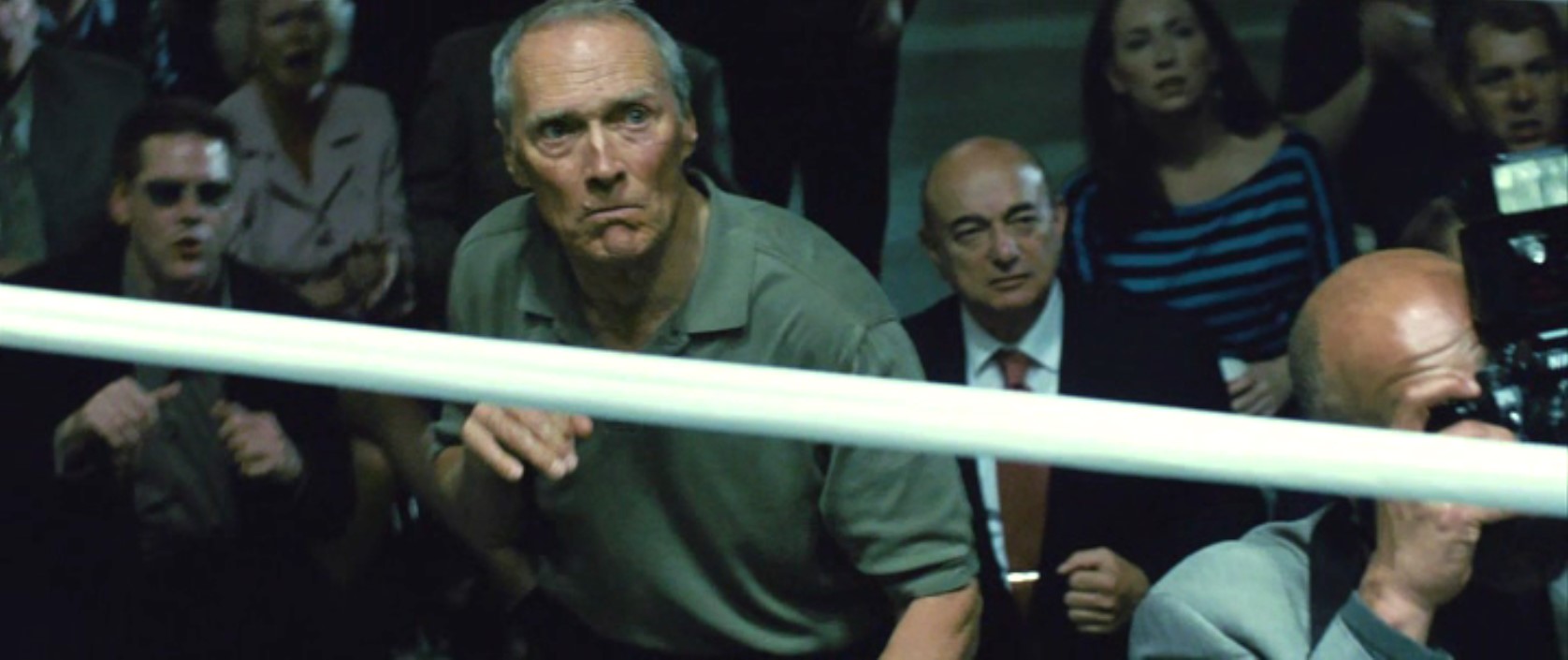 Люди обожают жестокость. Заметив аварию, они останавливаются поглазеть на труп. И они же утверждают, что любят бокс. Но они и понятия не имеют, что это такое...