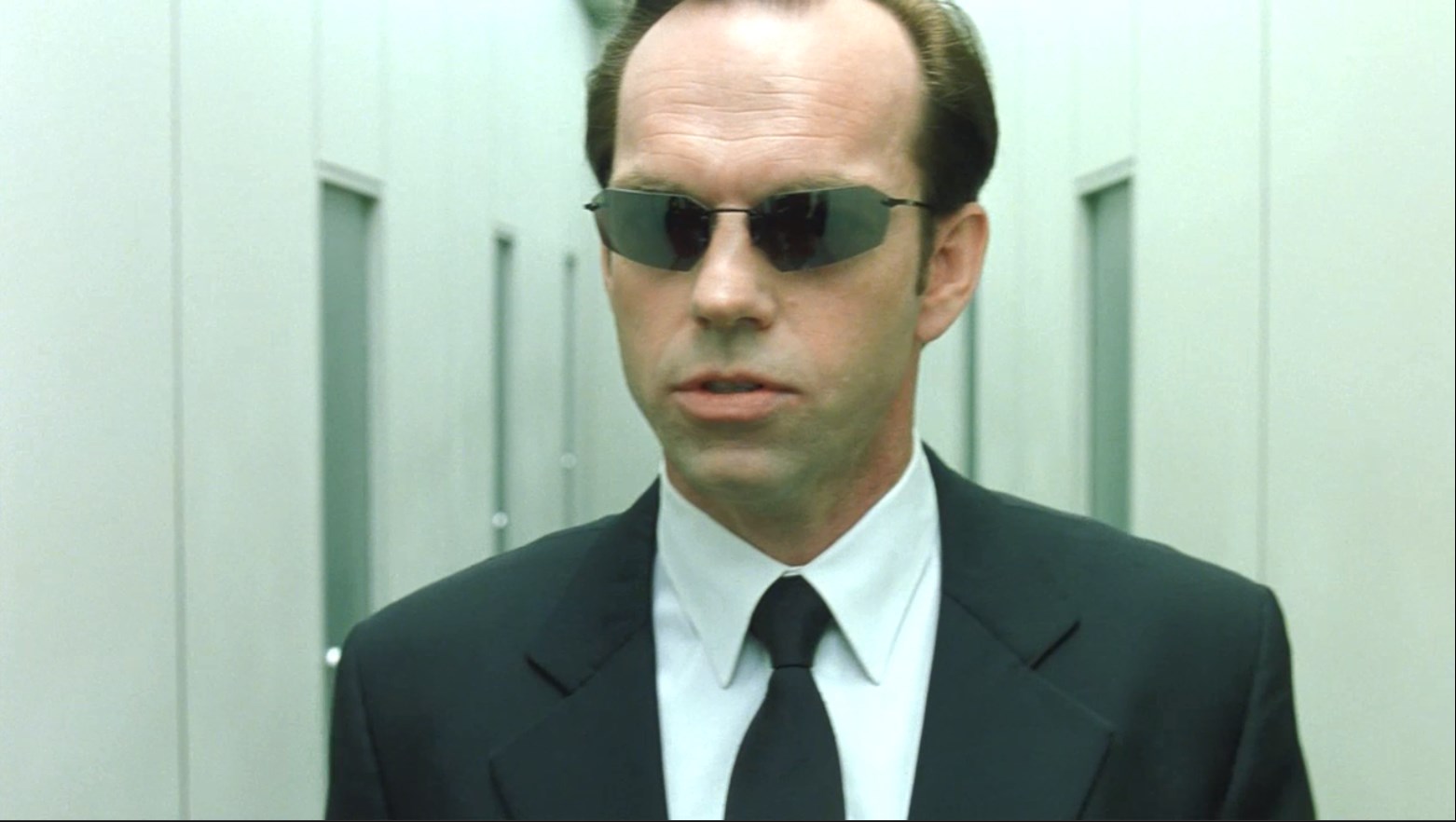 Лучше шевелить мозгами, чем поигрывать мышцами.