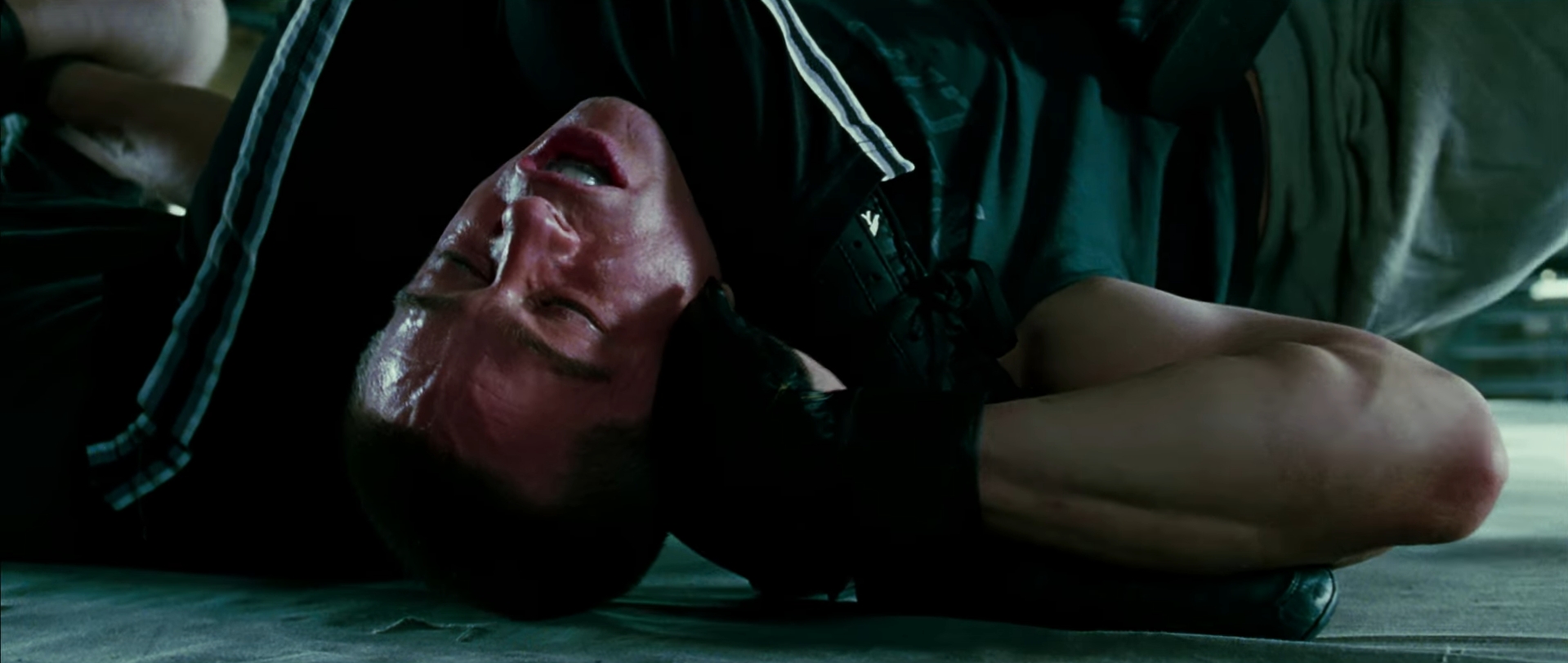 Джейн Смит Рухнет сервер на Уолл-Стрит, и она тут же мчится его чинить. Она как Бетмен для компьютеров.