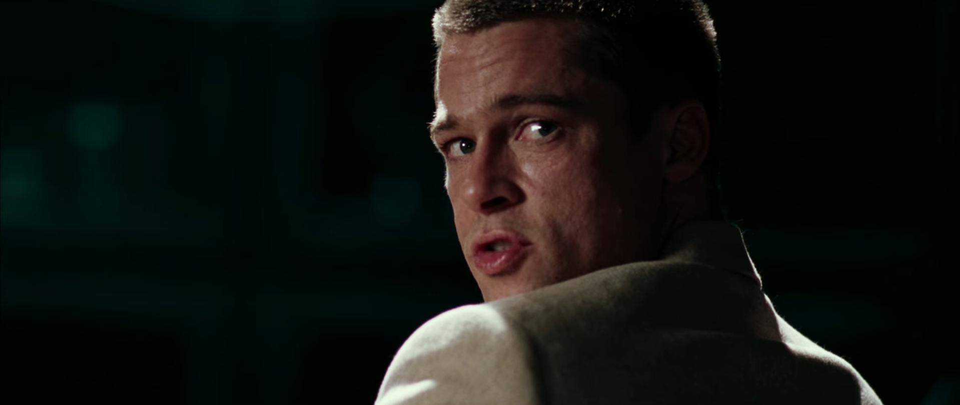 Джон Смит — Ты Счастливчик?
— Да.
— Серьезно?
— В чем дело, малыш? Ты ищешь работу?
— Ты моя работа.