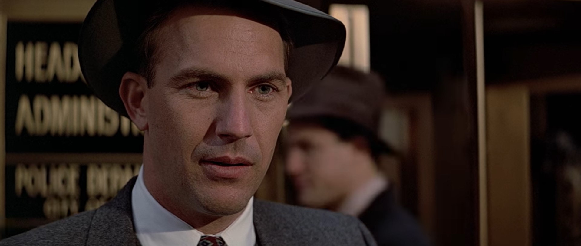 — Говорят, что скоро отменят сухой закон... Что вы будете делать тогда?
— Пойду выпью.