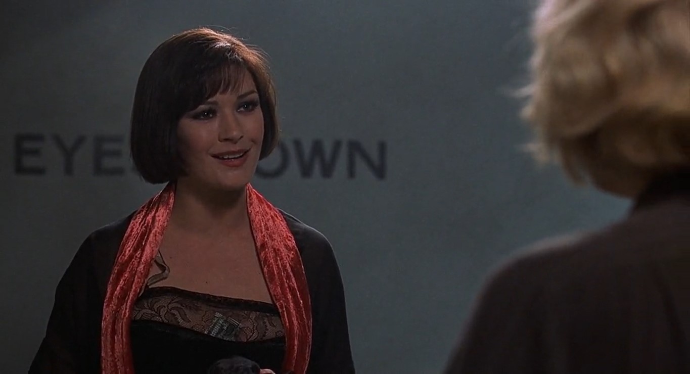 — Сколько себя помню, всегда мечтала выступать на сцене.
— Правда? Какой у тебя талант? Мыть и стирать?