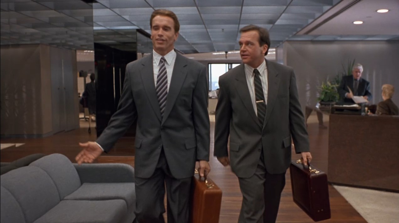 Альберт Гибсон: — Могу поклясться, ты считаешь её девственницей.
Гарри Таскер: — Не смеши меня, ей всего... Сколько ей?
Альберт Гибсон: — Ей четырнадцать лет!
Гарри Таскер: — Ей всего четырнадцать лет.