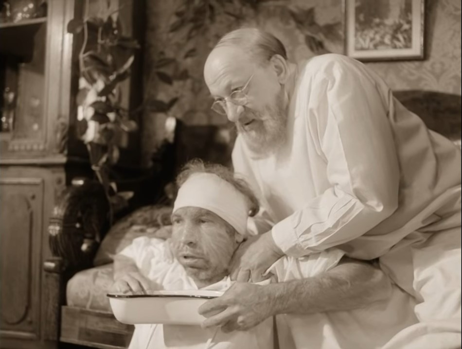 Дай папиросочку, у тебя брюки в полосочку!