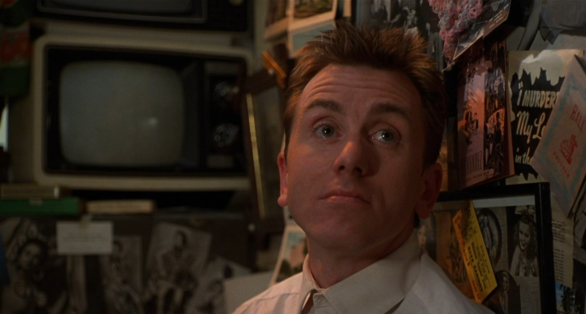 Знаешь, что парень? Держись подальше от... полуночников, от детей, шлюх. И не ввязывайся в споры между мужем и женой.