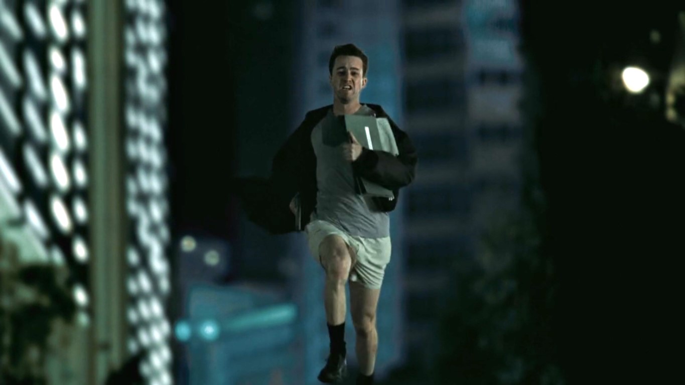 Я бежал... Пока мышцы не стало жечь огнем, а кровь не стала едкая, как кислота... И тогда... Я побежал дальше...