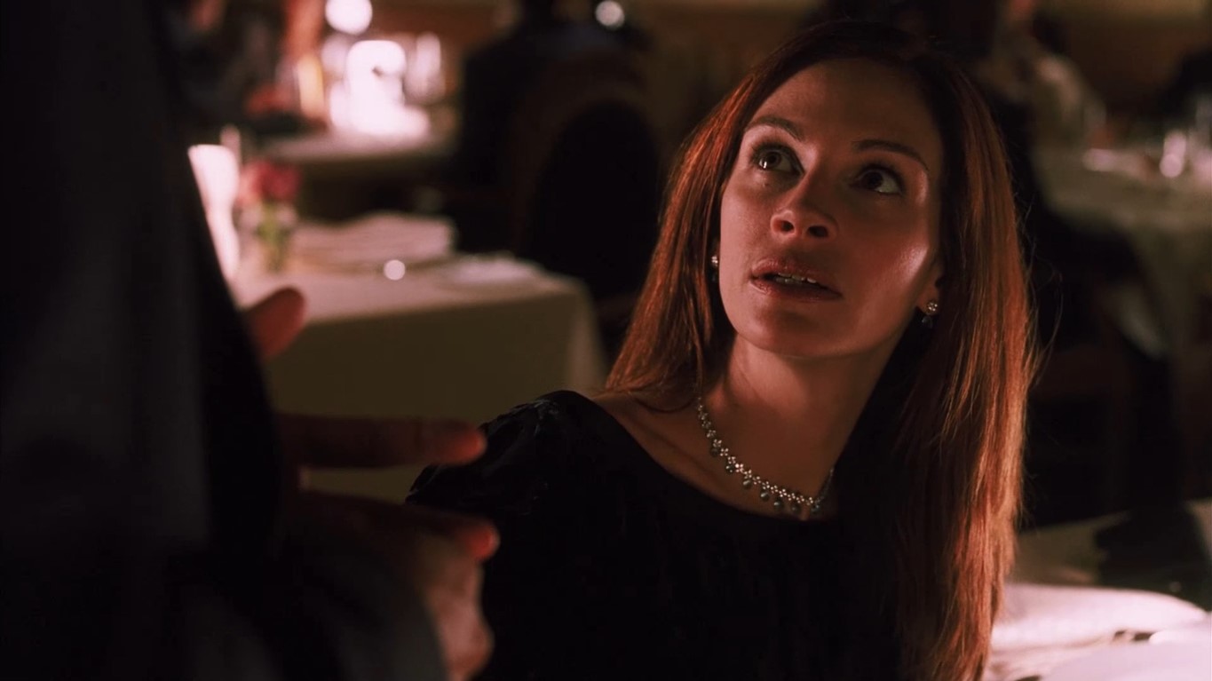 — Что ты здесь делаешь?
— Я вышел.
— Вышел?
— Из тюрьмы. Помнишь, я пошёл за сигаретами и не вернулся?