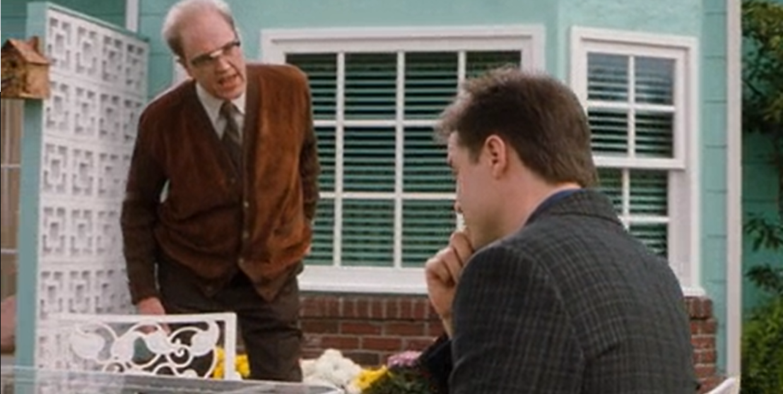 Знаешь, с коммунистами весело. Бог мой! Они не стали бросать бомбы. Они просто взяли и распались.