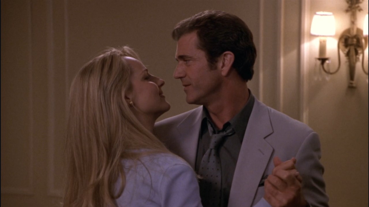 — А где будет постель?
— Вот здесь.
— Будь здесь постель, мы бы танцевали на ней.