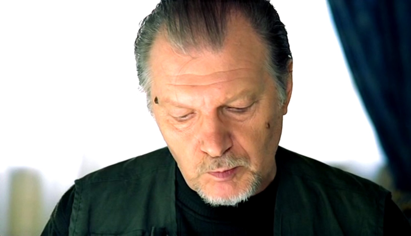 Со свадебным путешествием поаккуратнее. Я тут недавно видел сверхсекретные карты Генштаба — там нет Америки.