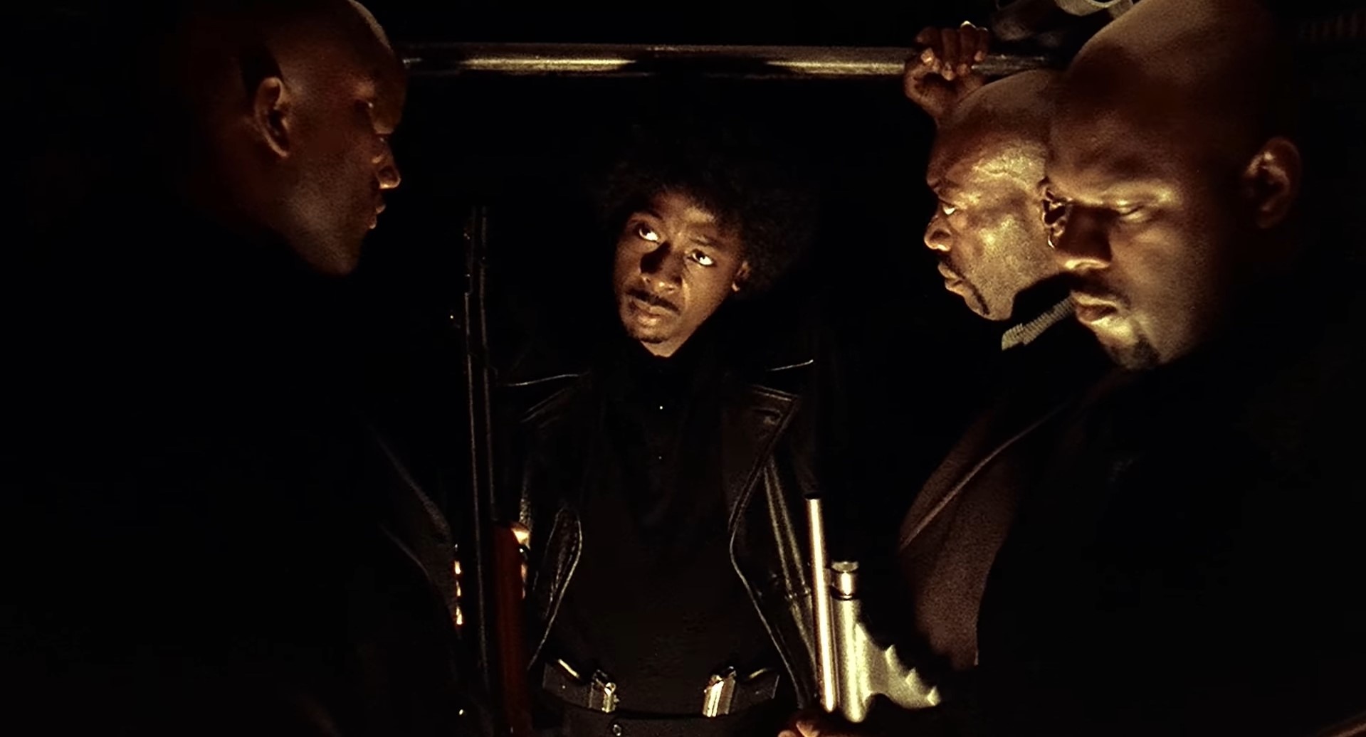 Я хочу ярких красок в сером Лондоне. Я хочу больше красного.