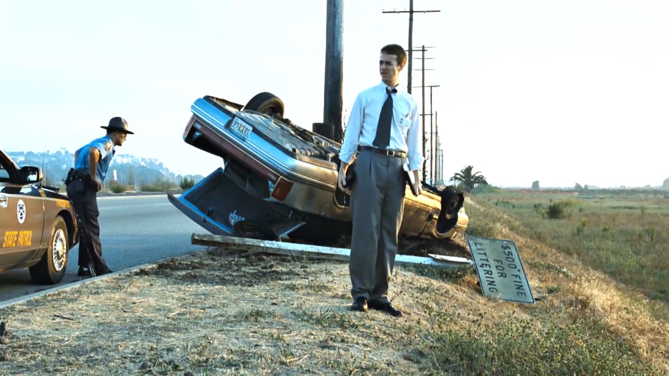 Просыпаешься… в самолёте. Где: в Лос-Анджелесе, в Сан-Франциско? Просыпаешься… в Далласе, в Фортворде. Где бы ты ни был, где-то в Центральных штатах, — это твоя жизнь, и с каждой минутой она подходит к концу.