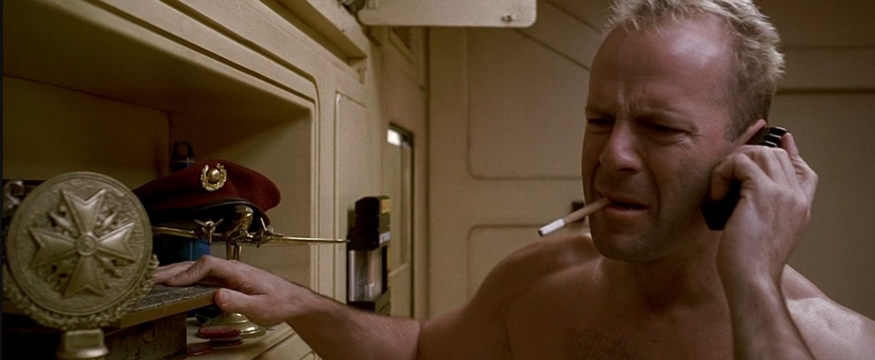 — Забудь о ней, вокруг миллион девчонок.
— Мне не нужен миллион, хватит и одной... Идеальной.