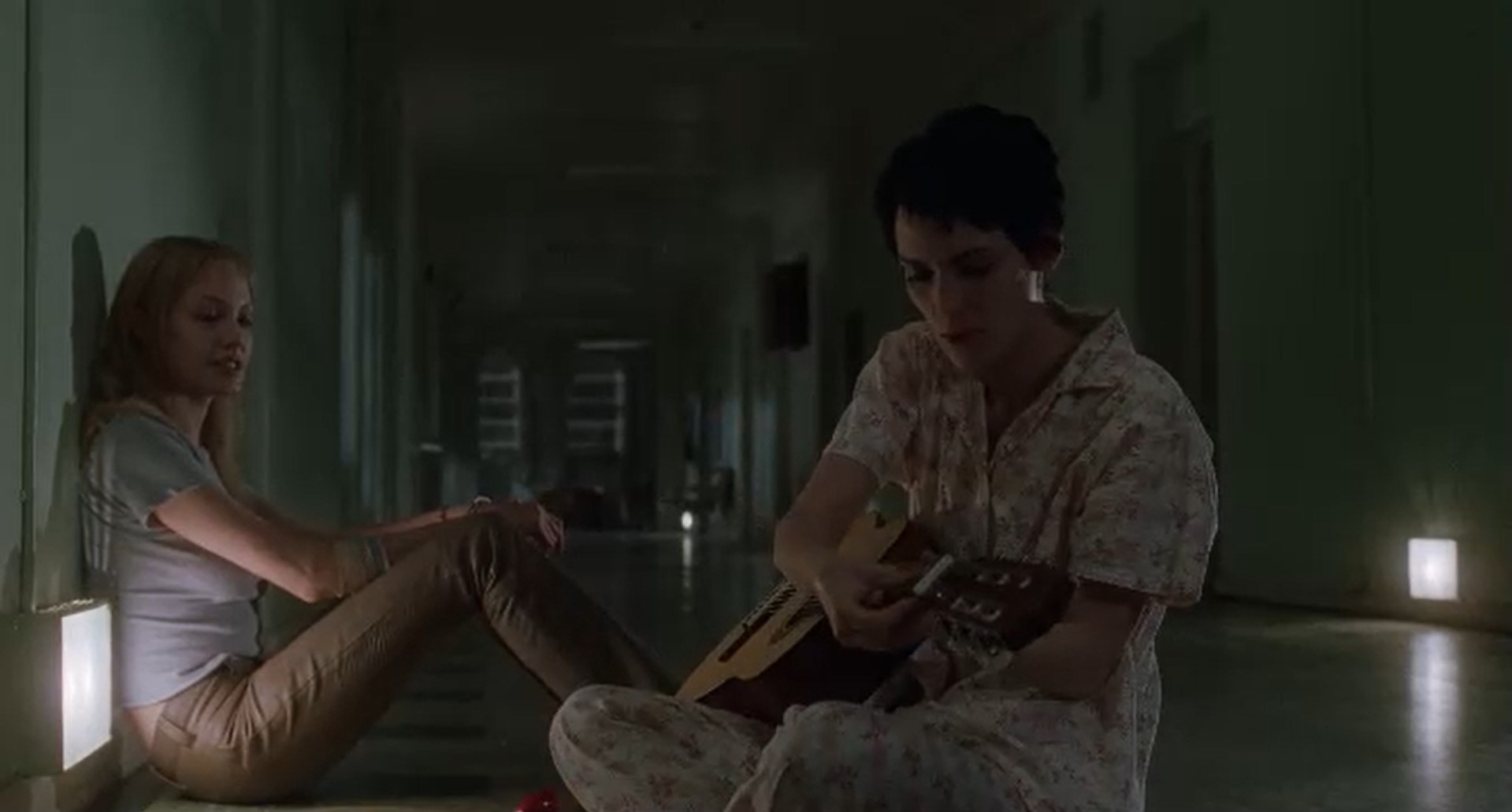 Наиграй что-нибудь. Если бы разговоры помогали, нас бы всех давно здесь не было.