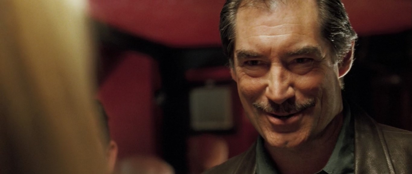 Если проломить вам голову, из неё посыплется столько всяких тайн.