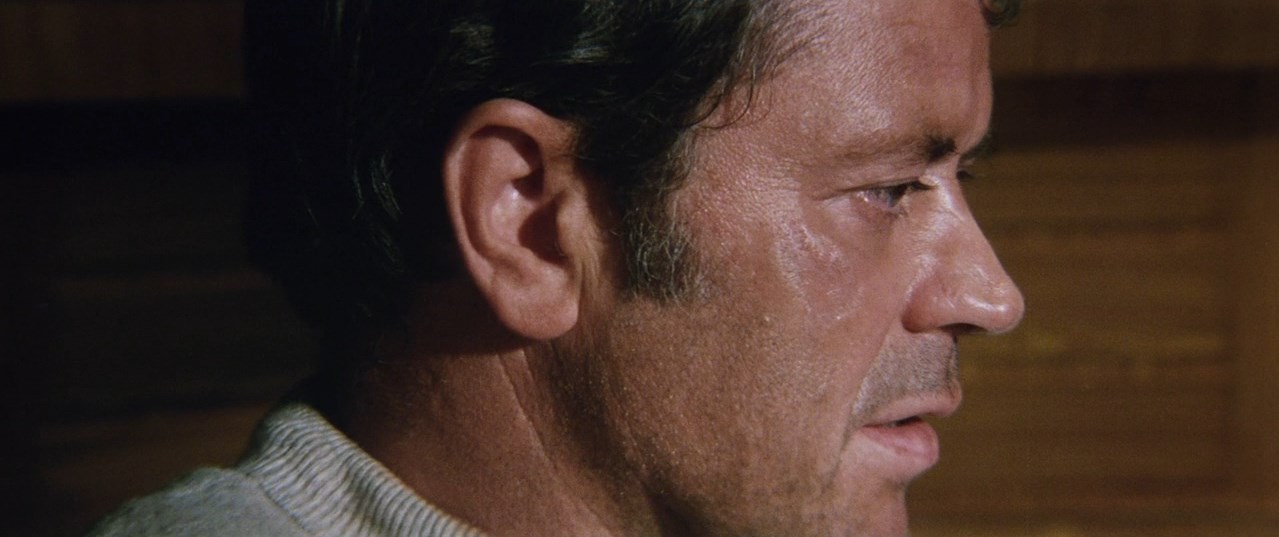 Крис Кельвин Снаут — После того, как ты прожил здесь столько лет, ясно ли ты ощущаешь свою связь с жизнью там?...
— А ты любитель крайних вопросов. Боюсь, что скоро ты спросишь меня о смысле жизни.
— Подожди, не иронизируй.
— Это банальный вопрос. Когда человек счастлив, смысл жизни и прочие вечные темы его редко интересуют. Ими следует задаваться в конце жизни.
— А когда наступит этот конец — мы же не знаем, вот и торопимся.
— А ты не торопись: самые счастливые люди — те, кто никогда не интересовался этими проклятыми вопросами.
— Вопрос — это всегда желание познать, а для сохранения простых человеческих истин нужны тайны: тайна счастья, смерти, любви.
— Может быть, ты и прав, но попробуй — не думай обо всём этом.
— А думать об этом — всё равно что знать день своей смерти. Незнание этого дня практически делает нас бессмертными.