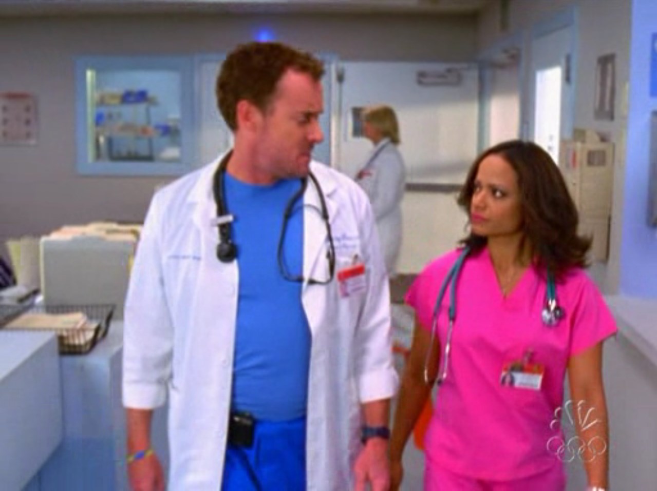 — Если я правильно понял, ты оставила моего единственного ребёнка с психопатом, который всех ненавидит?
— Какая разница между ним и вами?
— У меня есть веснушки.