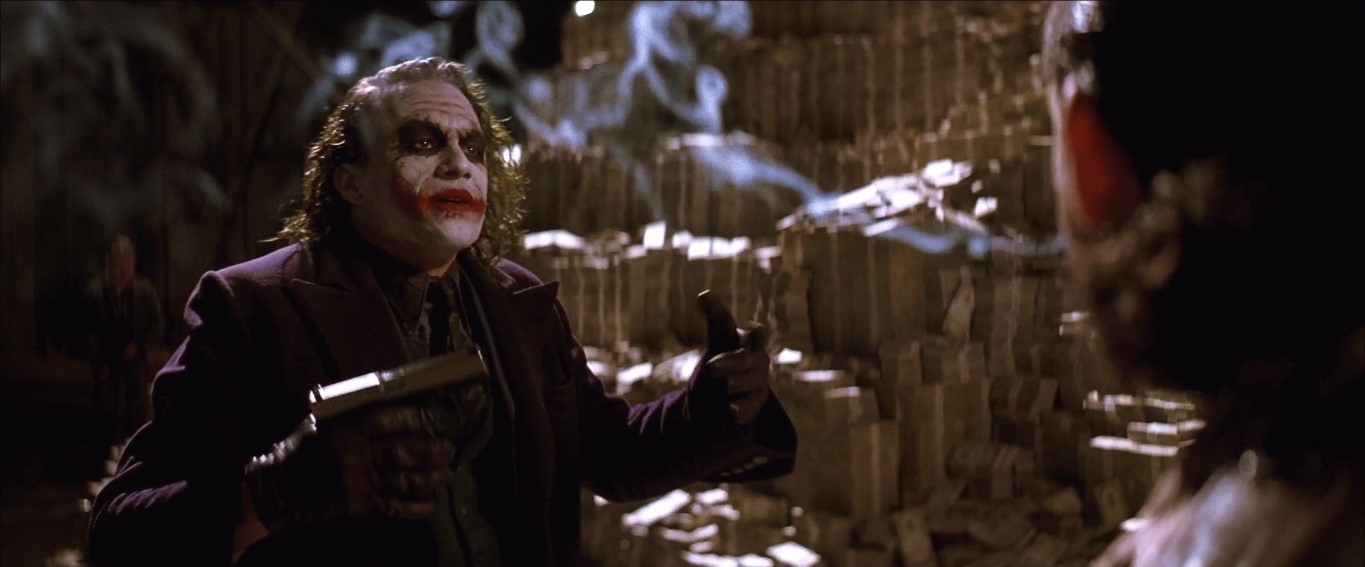 Чечен — Что ты собираешь делать со своей долей?
— У меня простые запросы. Я люблю динамит, оружейный порох и бензин.
— Знаешь, что между ними общего? Они дёшевы.