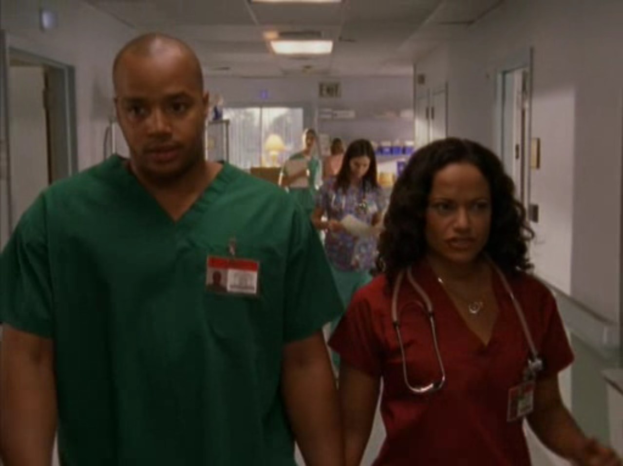 — Дорогая, если меня уволят, тебе придется ужать расходы.
— Я живу в крохотной квартирке с мужем, его другом и чучелом собаки, куда ещё ужиматься?