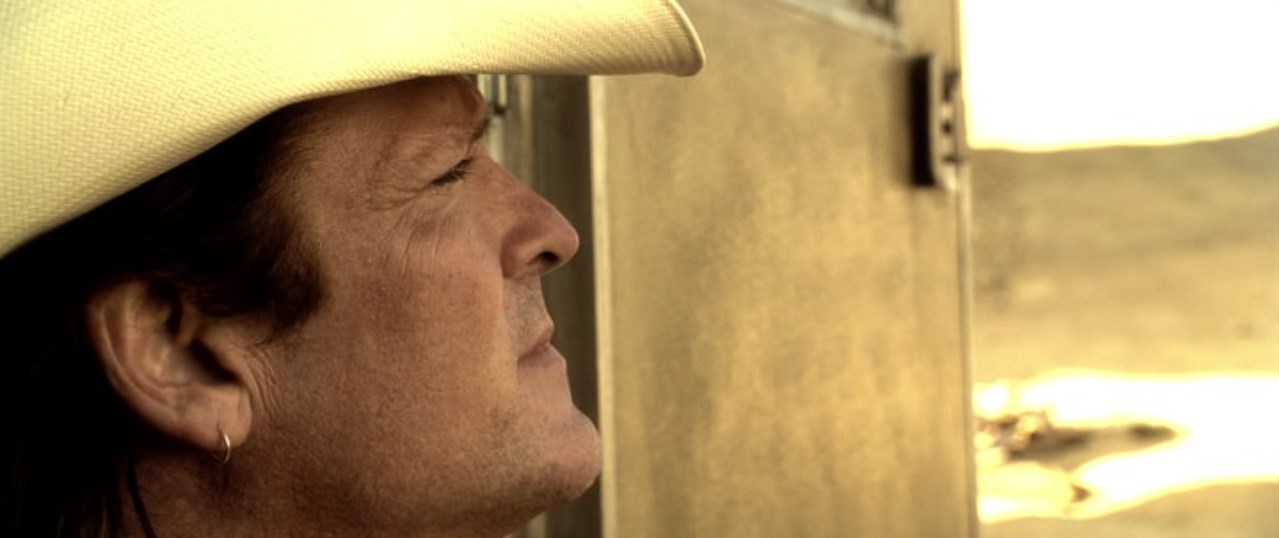 Эта женщина заслуживает право на месть. А мы заслуживаем смерти.