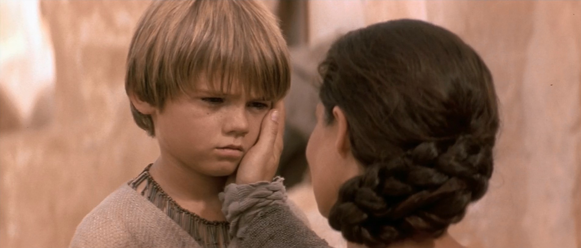 Будь смелым и смотри только вперед, не оглядывайся.