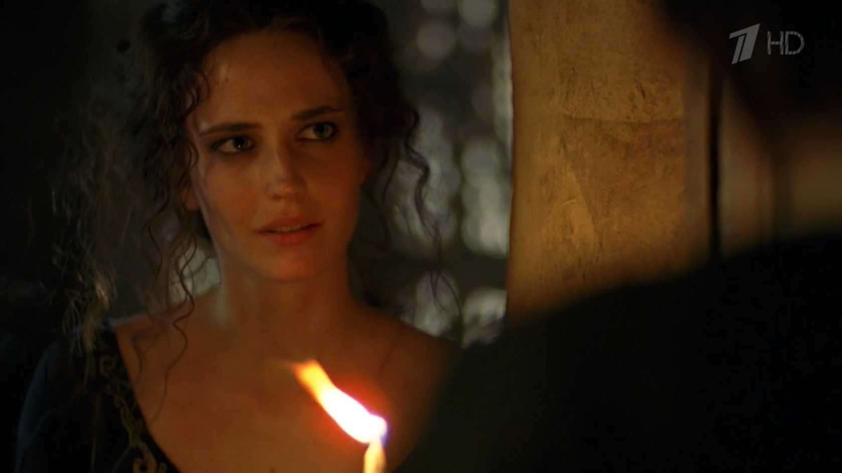 На востоке между влюблёнными только свет.