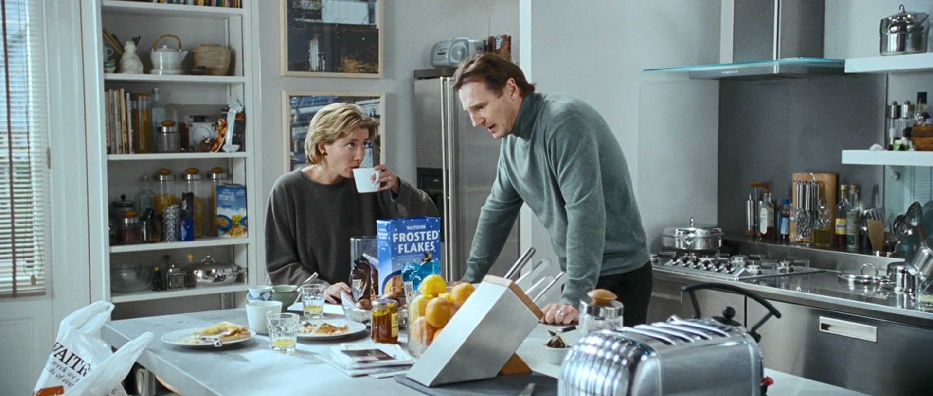 — А вдруг он вкалывает героин в глазные яблоки?!
— В 11 лет?