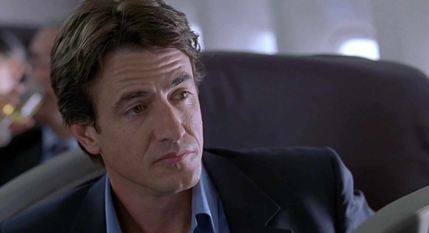 Кэт Эллис Сразу предупреждаю, даже в чокнутых семьях, когда подолгу не видятся, все снова заодно и любят друг друга. У меня всё не так. Я люблю отца, но он мой отчим и вообще-то родственником не является... он скорее заложник.