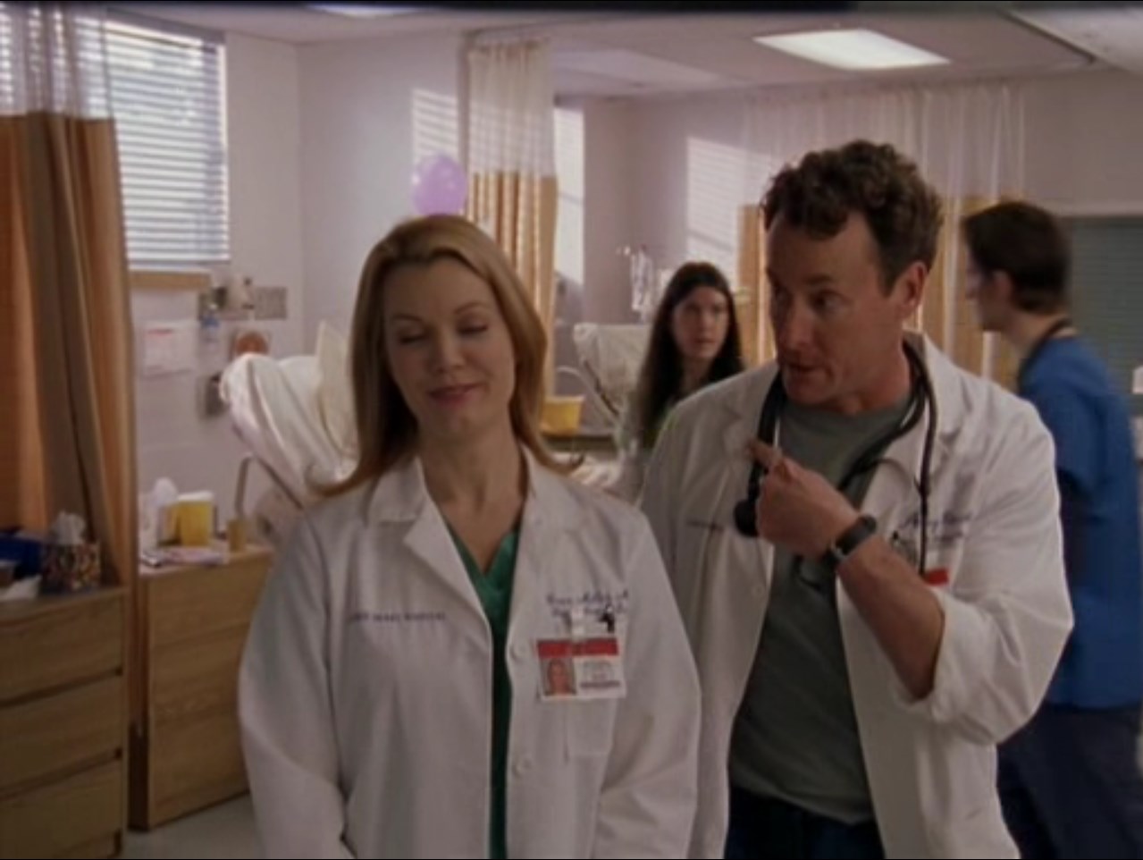 Симпатичным девушкам чувство юмора совсем не обязательно.