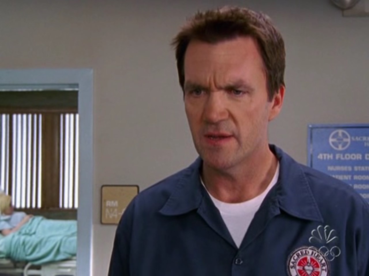 Я знаю, что выгляжу старше. Это потому, что я пью и курю, а ещё вожусь с химикатами и сплю на лице.