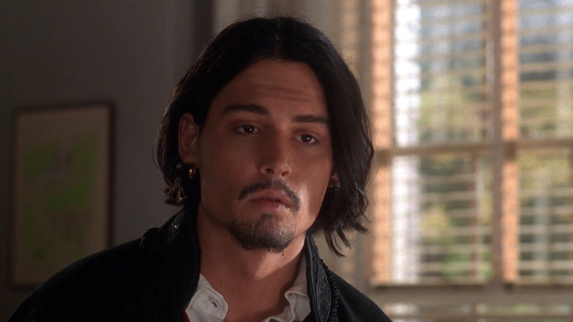 На земле существует только четыре вопроса, имеющих ценность. Что свято? Из чего состоит дух? Для чего стоит жить? Ради чего можно умереть? Ответ всегда один: это любовь!
===================================
Только четыре вопроса должно интересовать нас в жизни: что наиболее священно, ради чего стоит продолжать жить, ради чего можно умереть, что составляет человеческую душу? Ответ на все эти вопросы один — Любовь.