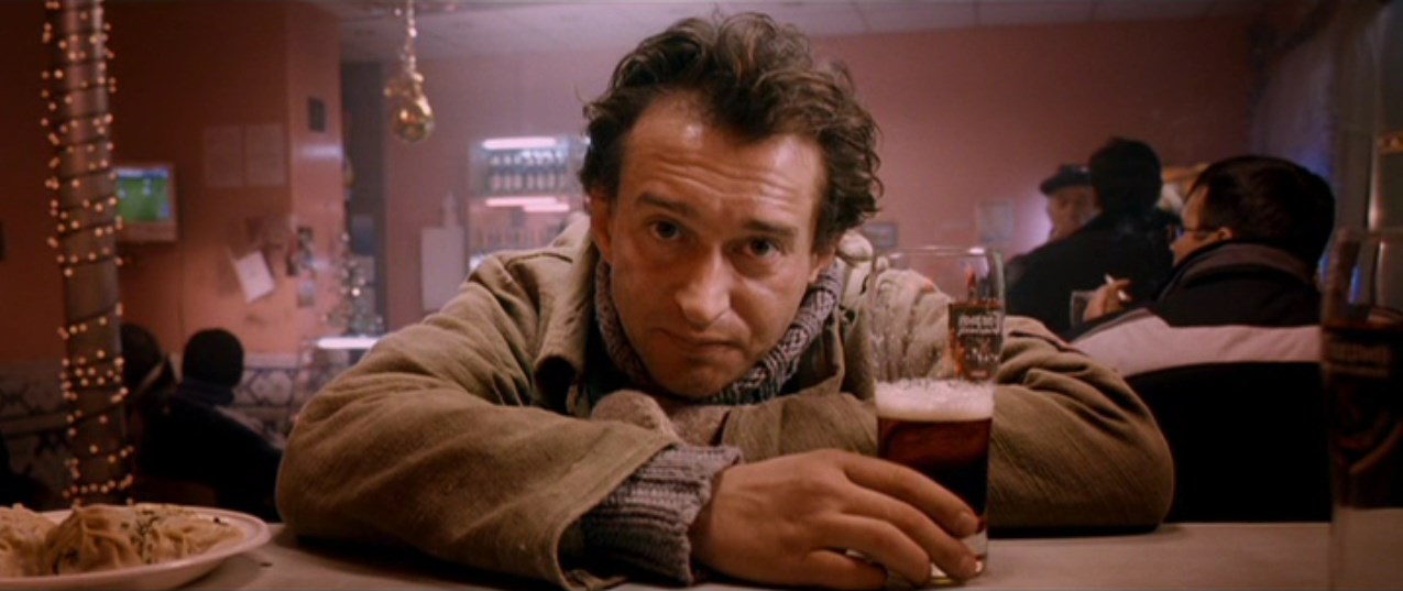 Вот ты, Антон, — Светлый, а пиво пьёшь тёмное...