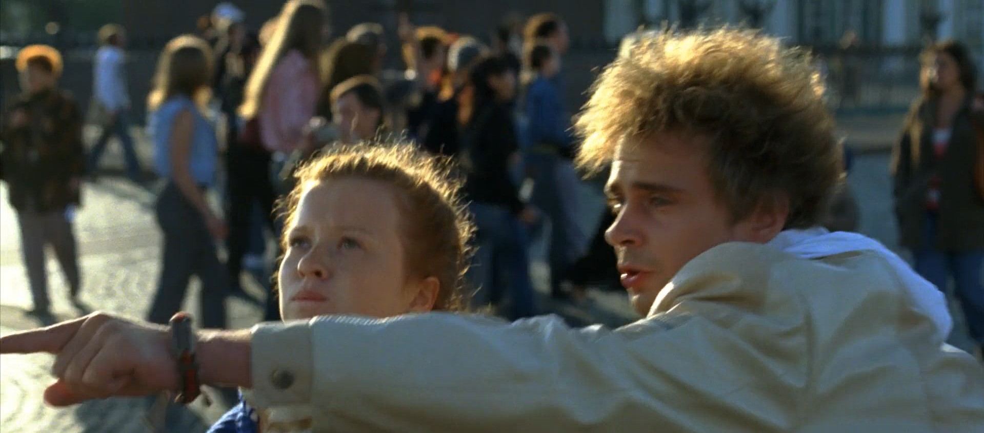 Майя (жительница Петербурга) фей Пафнутий — И вообще, ты ненастоящий!
— Ну и что! Вон у той девушки грудь тоже ненастоящая, но никто же не бегает и не кричит: «Ой, ненастоящая грудь!»
— Это разные вещи: её грудь можно потрогать, а тебя — нет!
— О, ты хочешь потрогать её грудь???