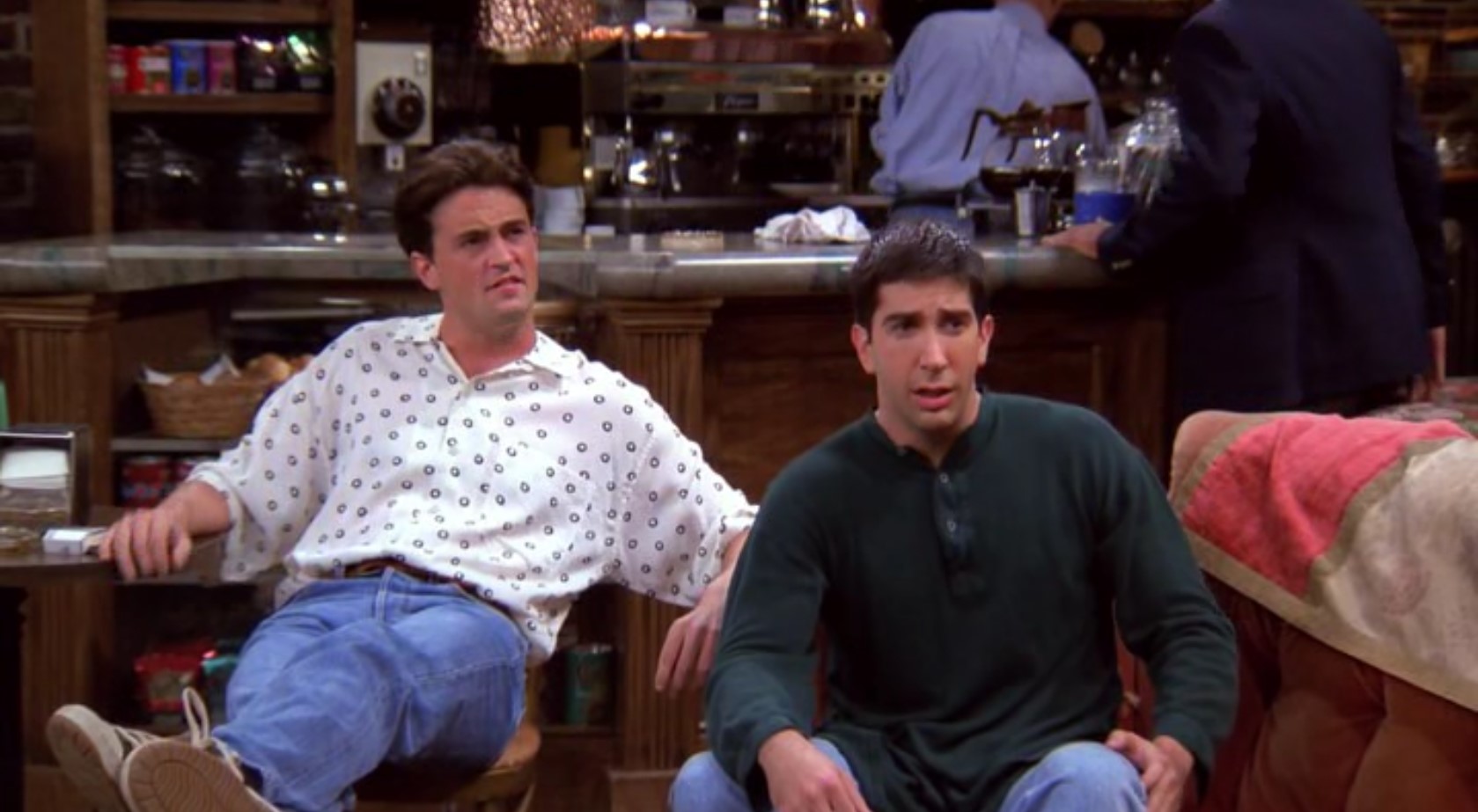 — У меня в банке палец! 
— Может, это акция? Собери всю пятерню и получи приз?