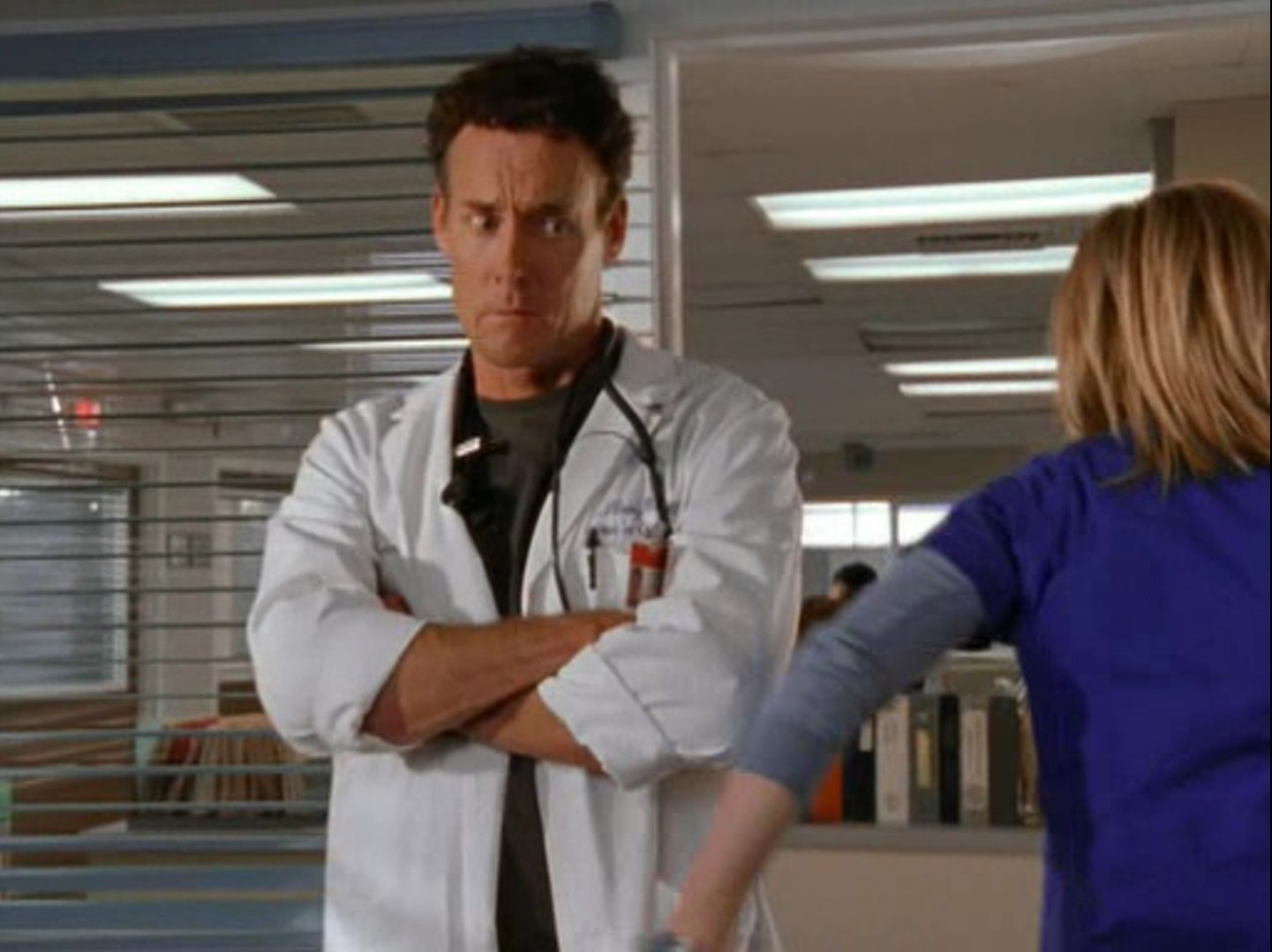 Перри Кокс: — Целуй перстень! [говорит интерну в начале эпизода]

Эллиот Рид: — У меня нет перстня, можете поцеловать меня в задницу!