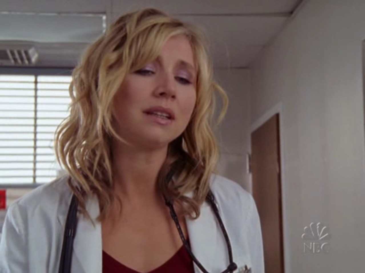 — Ну скажи ему правду!
— Когда я в последний раз сказал ему правду, то он не разговаривал со мной до тех пор, пока не умер наш отец. Второй раз отец уже не умрёт.