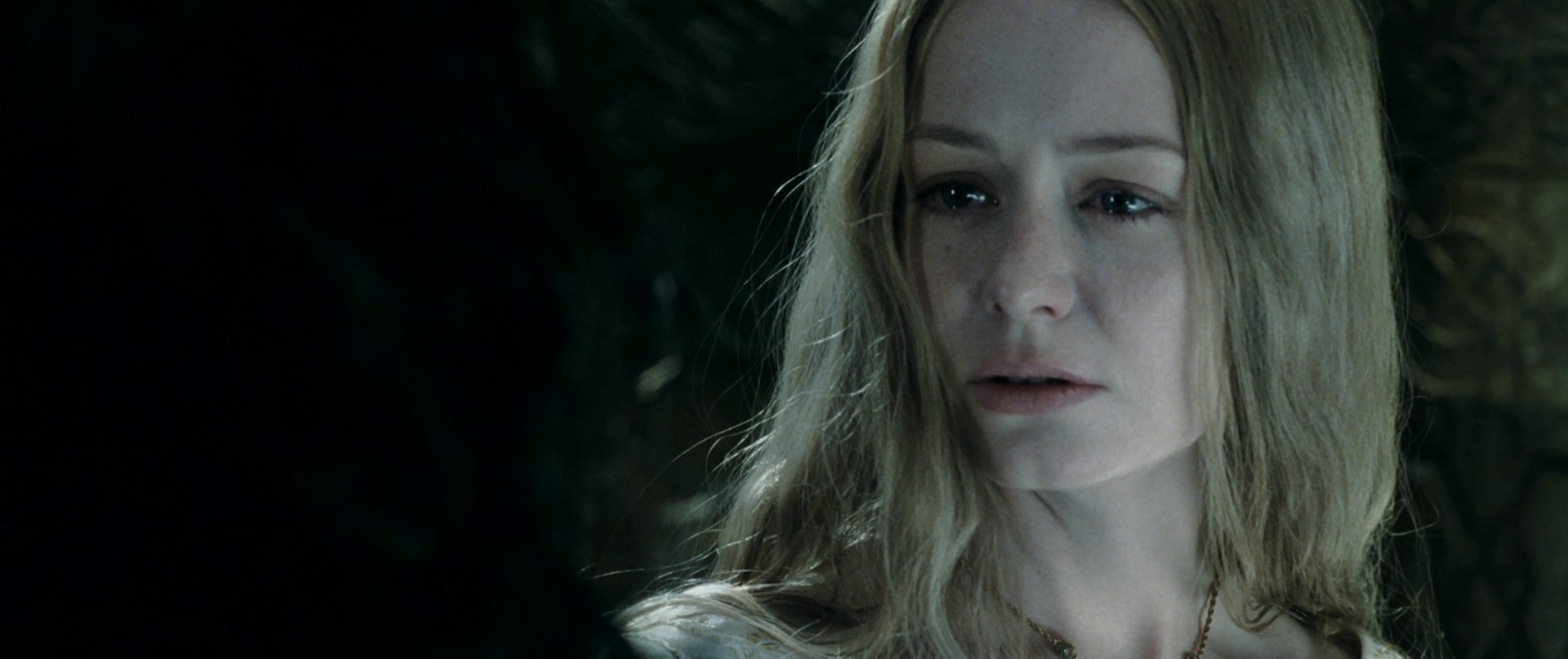 — Оставь меня, змей!
— Но ты и так всеми оставлена. Кто знает, что шепчешь ты в горькой темноте ночи, когда кажется, что твоя жизнь загублена, а стены твоей светлицы смыкаются вокруг тебя, будто золочёная клетка. Такая прекрасная и такая холодная. Будто тусклое весеннее утро... всё ещё скованное зимним морозом.
==============================================
— Оставь меня одну, змеёныш!
— Но ты же и так одна. Кто знает, о чём говоришь ты во тьме горькими бессонными ночами, когда кажется, что вся твоя жизнь съёживается до минуты. Стены комнаты сжимаются, подступают вплотную, а в комоде теснятся неведомые жуткие создания?
==============================================
— Оставь меня, змей!
— Ты одинока. Кто знает что ты шепчешь ночью в горестных ночных бдениях, когда жизнь кажется тебе такой жалкой, а стены твоей светлицы сдавливают тебя, окружают как склеп умершего. Такая красивая, такая холодная. Как утро ранней весны... всё ещё по-зимнему ледяное.