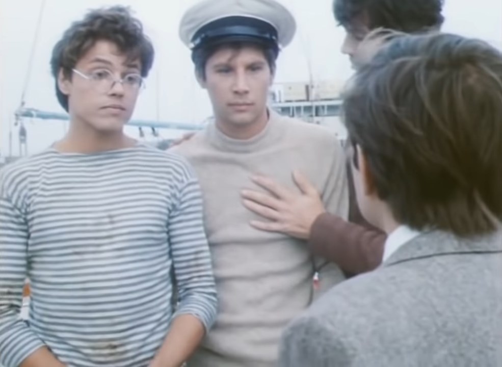 Заслуженные артисты всю жизнь поют одно и то же и ничего — получают «народных»...