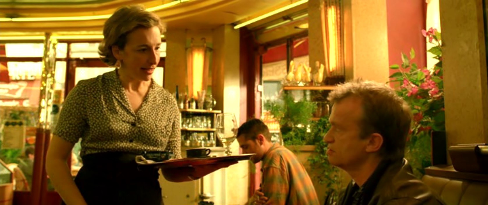 — Этот тип воркования добрачный или посткоитальный?
— А кретинизм у тебя врождённый?