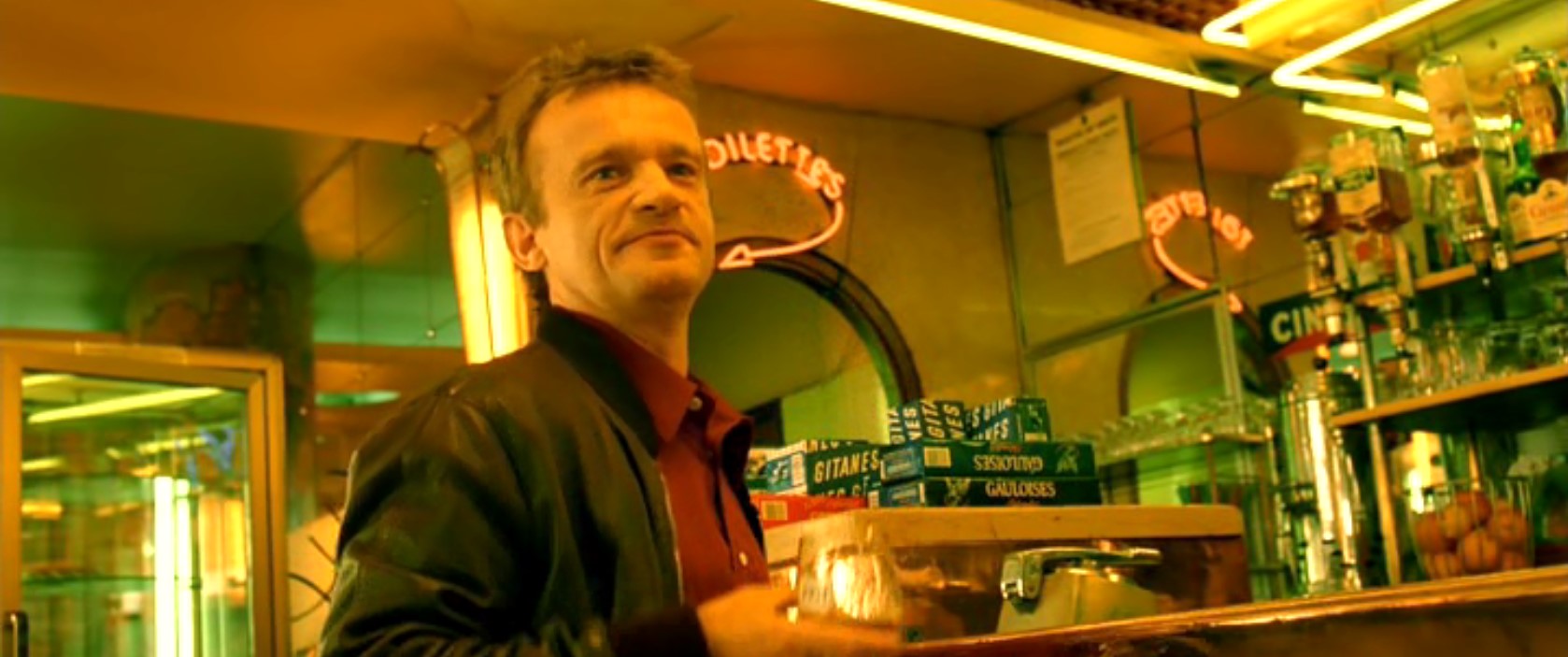 — Да прекратите их душить! Женщинам нужен воздух!
— Вдохнут, а потом у них один ветер в голове!