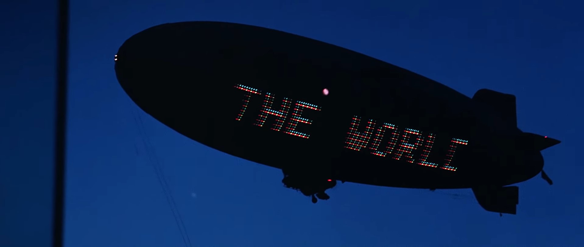 Мир твой.
===============
Мир у твоих ног.