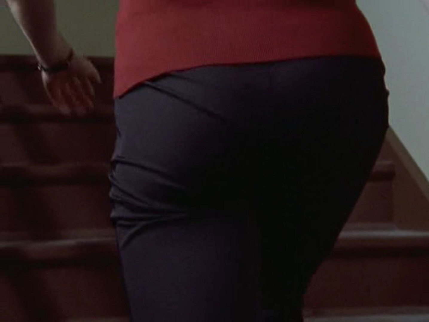 — Я знаю, о чём ты сейчас думаешь.
— [мысленно] Твоя задница похожа на две обнимающиеся чипсины. [вслух] Нет, не знаешь.