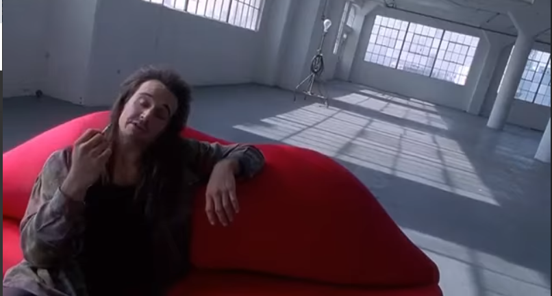 Любая фотография — это обещание, которое никогда не выполняется… и если это обещание секса, то это действительно классно.