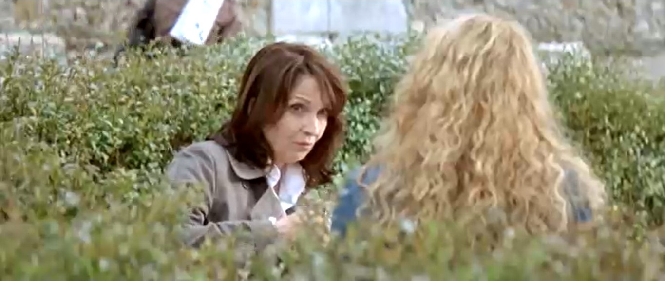 — А ты сделай, как тот мужик, повесь плакат: «Одинокая женщина».
— Я тебе говорю про свою бессонницу.
— Так ведь все взаимосвязано. Будь у тебя мужик, разве... Тебя волновала миграция лосей?